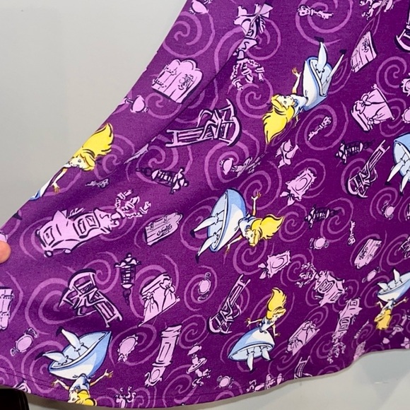 Disney x LuLaRoe Alice in Wonderland Perfect Women’s Top NWT - Picture 4 of 10